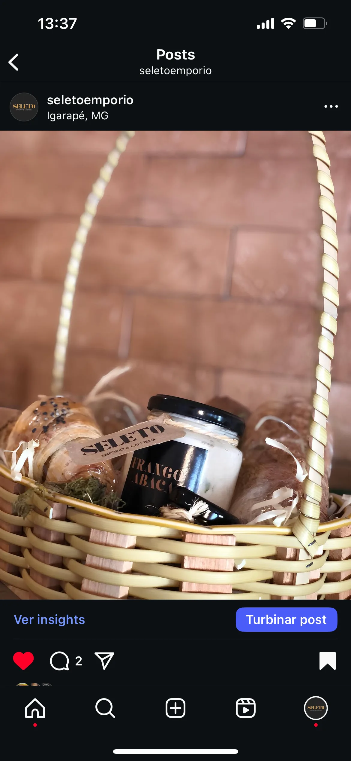 Pães artesanais e produção da casa